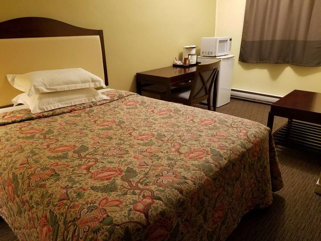 西方7号汽车旅馆 Carleton Place 外观 照片